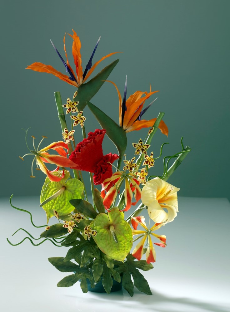 The Kew Book of Sugar Flowers, How to Make Beautiful Floral Cake